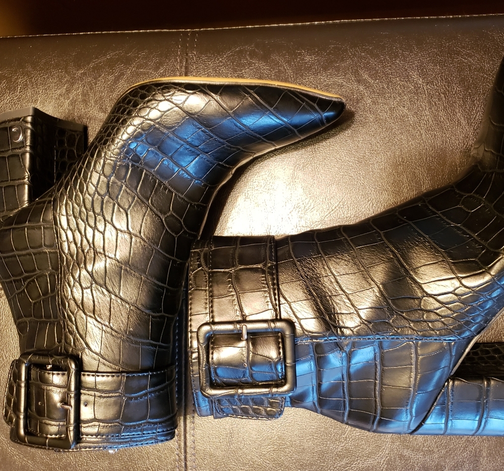 🎪 Circus by Sam Edelman Hardee Croco Embossed Buckle Booties 🎪